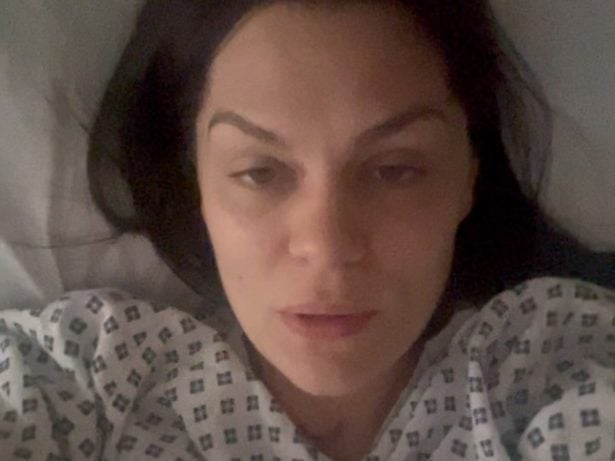 Após enfrentar câncer e remoção completa da mama, Jessie J atualiza estado de saúde