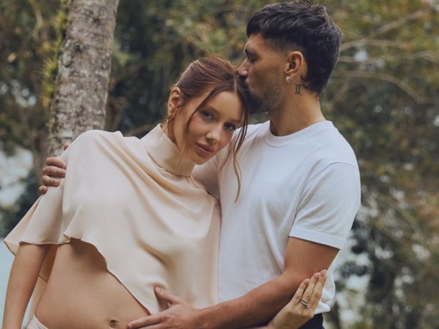 Menino ou menina? Arrascaeta e esposa anunciam sexo do bebê