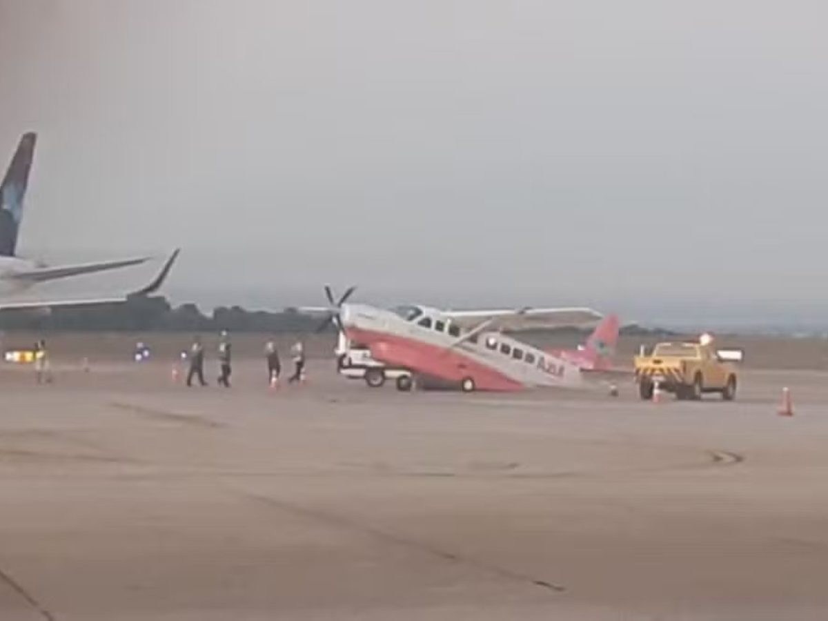 Aviao empina no aeroporto de Viracopos