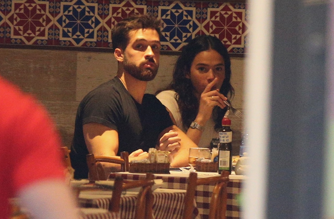 Bruna Marquezine e João Guilherme foram flagrados juntos recentemente - Foto: Thiago Martins / Agnews