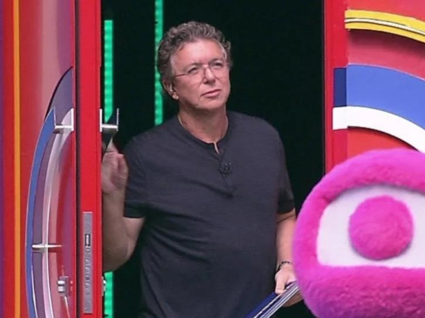 Boninho reage ao ser questionado sobre mudanças no BBB25: “Economizando”