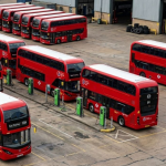 Tradicional ônibus de dois andares de Londres ganha versão elétrica da BYD