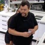 Babu muda de quarto no “BBB26” após bagunça e faz alerta: “Palma para maluco”