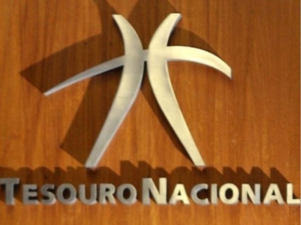 Tesouro prevê maior endividamento desde 2021 e alerta para impacto dos juros altos