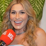 Lívia Andrade comemora 42 anos com festão e responde se a idade a assusta