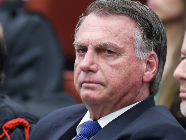 Jair Bolsonaro enfrenta grave crise de saúde, incluindo vômitos; médico corre para sua casa