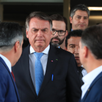 Bolsonaro terá acesso às provas do inquérito do golpe, decide Alexandre de Moraes
