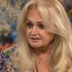Bonnie Tyler acorda do coma após parada cardíaca, mas estado ainda é grave