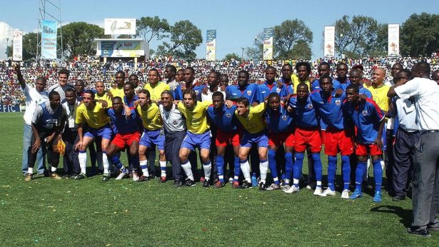 Próximo rival do Brasil na Copa, Haiti recebeu a Seleção em 2004 para o “jogo da paz”