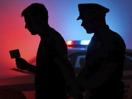 Brasileiro é preso nos EUA por vender green cards a 250 dólares