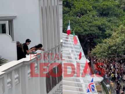 No Brasil para o Rock In Rio, Katy Perry acena para fãs em varanda do Copacabana Palace