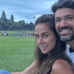 Carol Barcellos e Marcelo Courrege postam  foto romântica durante viagem