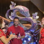 Após 35h de viagem, Virginia surge na China, em hotel com diárias de até mais de R$ 60 mil