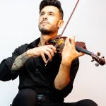 Saiba quem foi Douglas Mendes, o violinista que tocou com Gusttavo Lima e encantou o Brasil