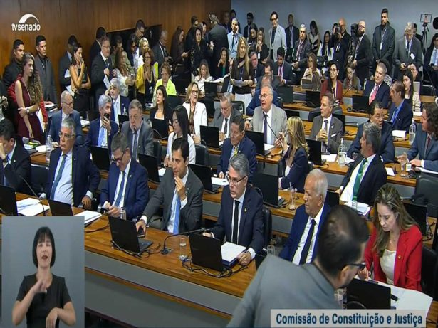 CCJ do Senado rejeita PEC da Blindagem por unanimidade