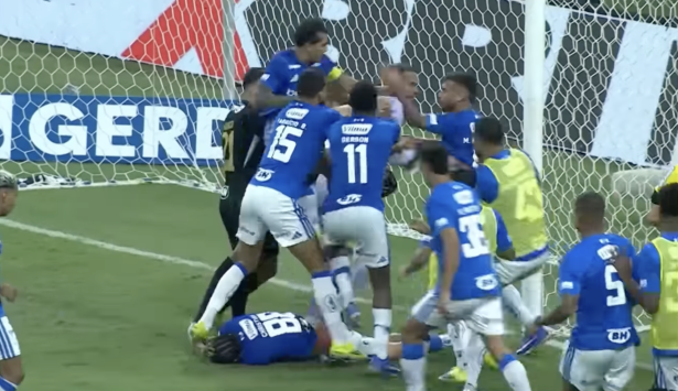 Pancadaria em final: Cruzeiro e Galo fazem acordo para evitar penas maiores. Entenda!
