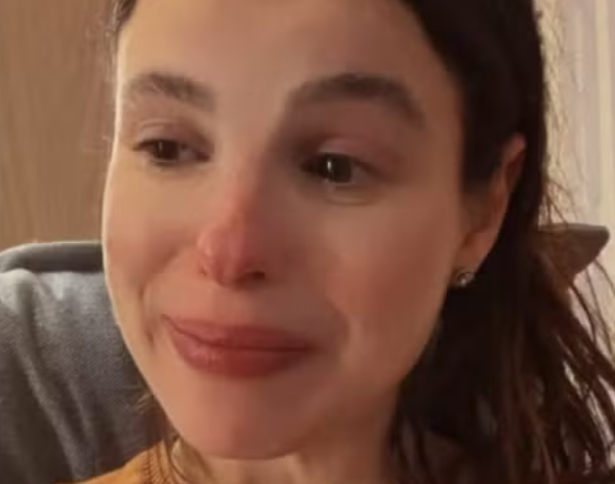 À espera do terceiro filho, Sthefany Brito chora ao acreditar ter recebido sinal do pai falecido