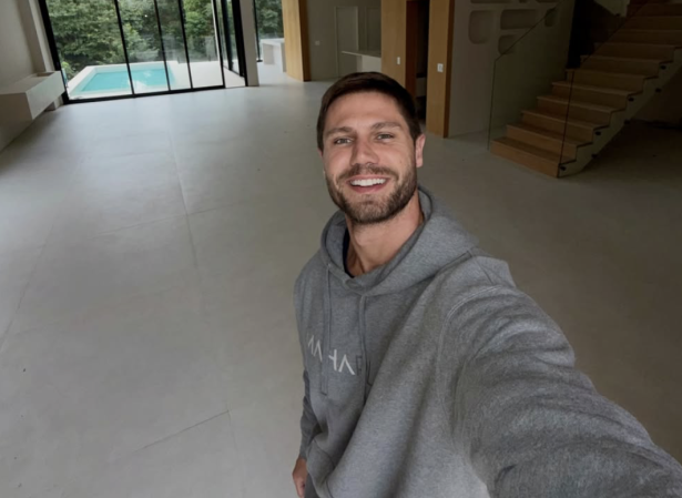 Casa pronta! Jonas Sulzbach conclui mansão iniciada durante noivado com Mari Gonzalez