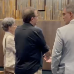 Juliano Cazarré e Cássia Kis aparecem juntos em visita à Alerj com parlamentares do PL