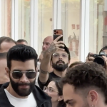 Gusttavo Lima leva música e mensagem de esperança ao Hospital de Amor em Barretos