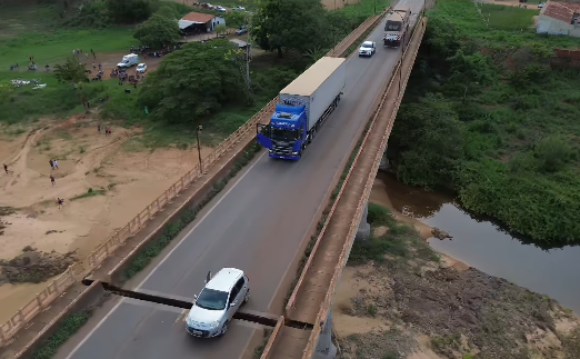 Imagens aéreas mostram o estrago causado em ponte que desabou no Tocantins