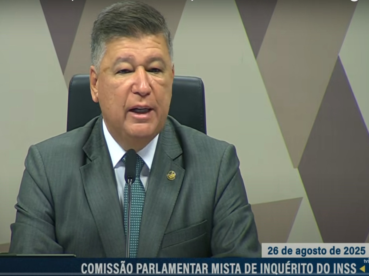 Senador Carlos Viana - Internet Reprodução