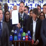PL muda liderança da Minoria para tentar “blindar” mandato de Eduardo Bolsonaro na Câmara