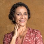 Após Fuzuê, Cyria Coentro grava A Nobreza do Amor