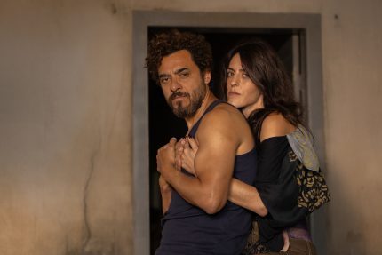 Tudo bem ter um programa nas manhãs do SBT. Mas existem riscos 1 Luciana Paes e Rui Ricardo Diaz interpretam Bárbara Petrov e Nilo, respectivamente, em Dom de Iludir