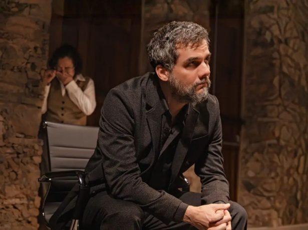 O molho não acaba! Wagner Moura é indicado a prêmio brasileiro de teatro