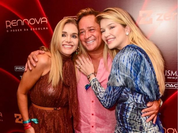 Leonardo se reencontra com a viúva e a filha de Leandro em cruzeiro temático