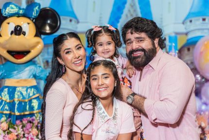 Juju Menotti celebra 13 anos com festa inspirada na Disney em Belo Horizonte