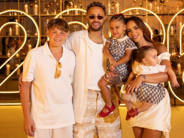 Neymar Jr. atravessa a virada do ano em clima familiar ao lado de Biancardi e dos filhos