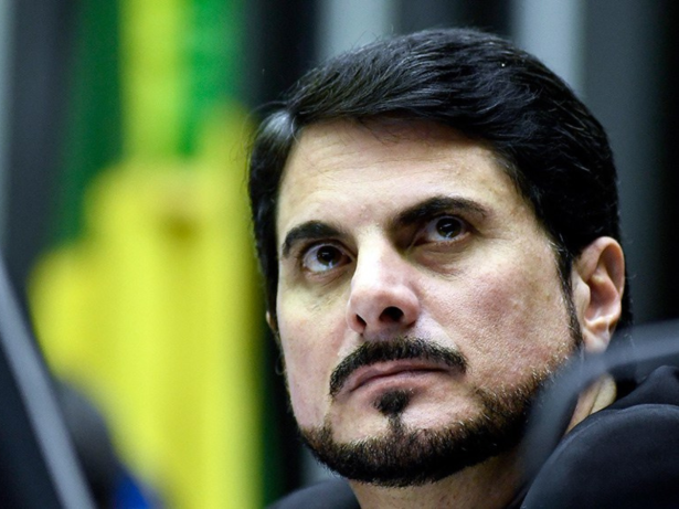 Defesa de Marcos do Val nega descumprimento de medidas: “Desproporcional”