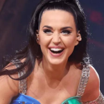 Produtor de Katy Perry mostra coro que a cantora ouviu durante show no Brasil