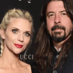 Fonte detalha como está relacionamento de Dave Grohl com esposa após traição