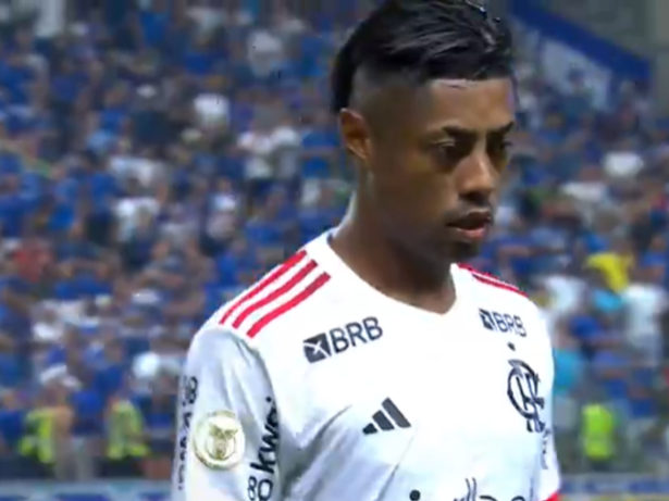 Suspeito de manipulação de jogos, Bruno Henrique é atacado por torcida do Cruzeiro