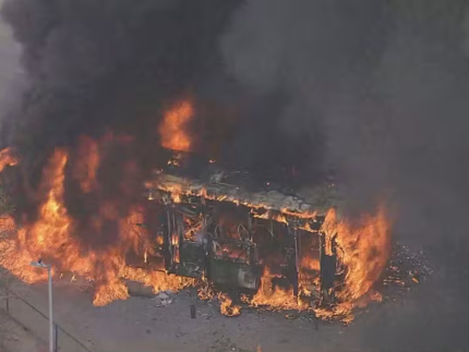 Ônibus incendiados marcam megaoperação policial na Penha; 10 pessoas foram presas