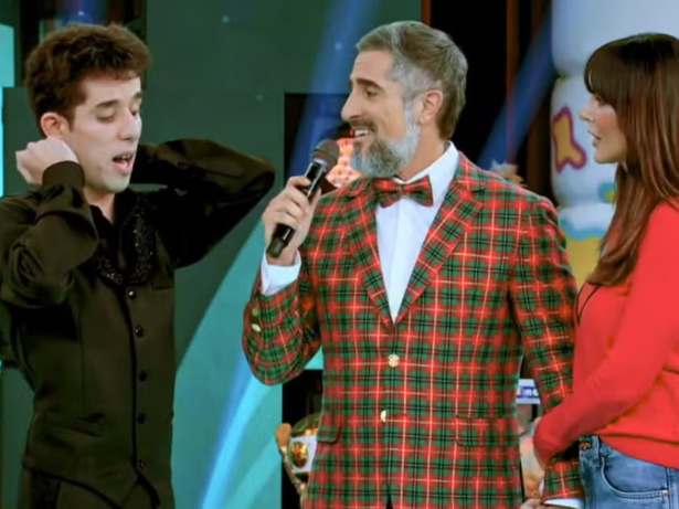 Marcos Mion se emociona com filho no Caldeirão de Natal e faz declaração para esposa