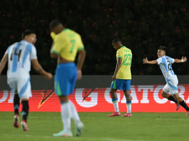 Seleção Brasileira leva goleada da Argentina em estreia no Sul-Americano Sub-20