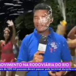 Repórter é desrespeitado e roubado ao vivo em transmissão de Carnaval