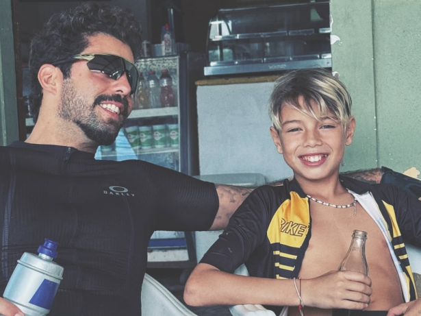 Pedro Scooby celebra início do filho mais velho no surfe: “Coração está cheio”