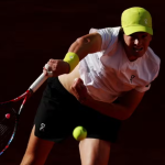 João Fonseca estreia com vitória firme em Madrid e enfrenta top 12 na próxima fase