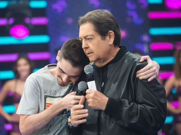 João Silva atualiza sobre saúde de Faustão e faz previsão: “Já veremos uma melhora”