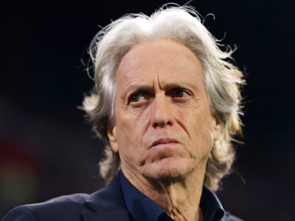 Com apoio de CR7, Jorge Jesus acerta ida ao Al-Nassr por uma temporada