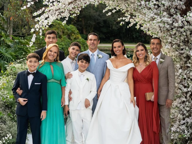 Irmã de Marcus Buaiz compartilha novas fotos do casamento do empresário com Isis Valverde