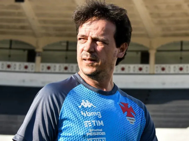 Vasco faz proposta e espera sinal verde de Fernando Diniz até domingo