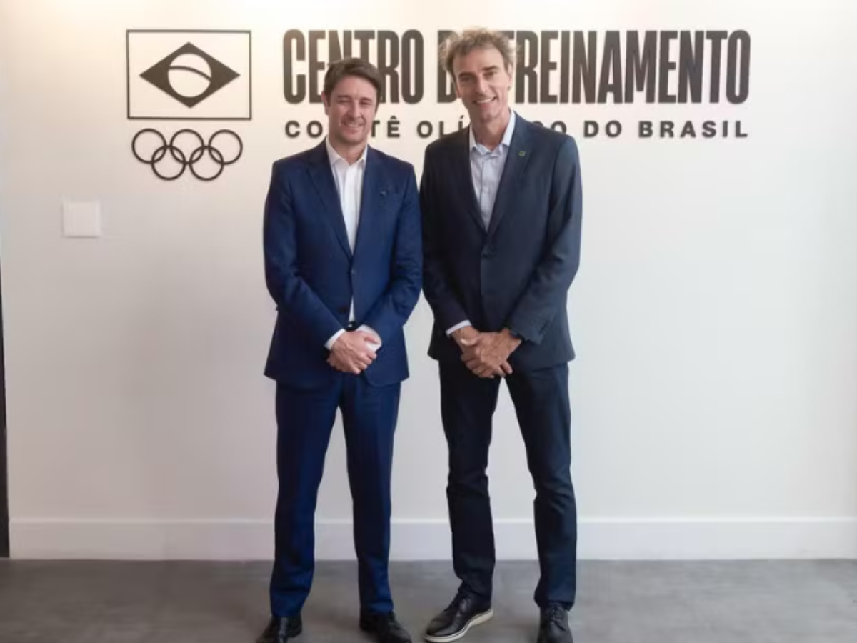 Emanuel Rego (à direita), diretor-geral do COB, e Eduardo Capelastegui (à esquerda), presidente da Neoenergia /Reprodução