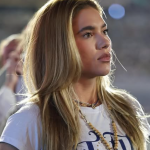 Ao lado das filhas, Virginia Fonseca compartilha momento de fé em evento católico