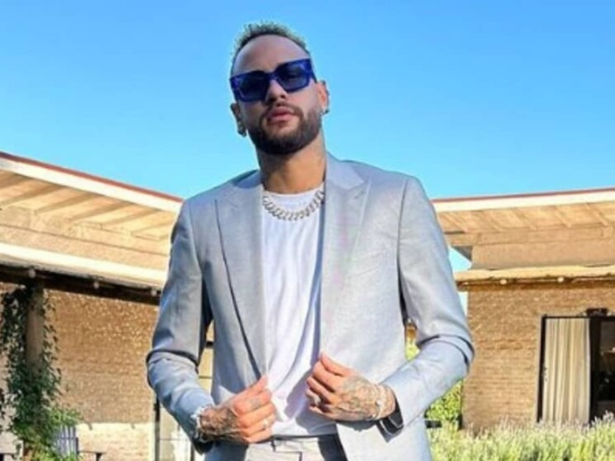 Jogo solidário na Vila Belmiro é remarcado após Neymar testar positivo para Covid-19